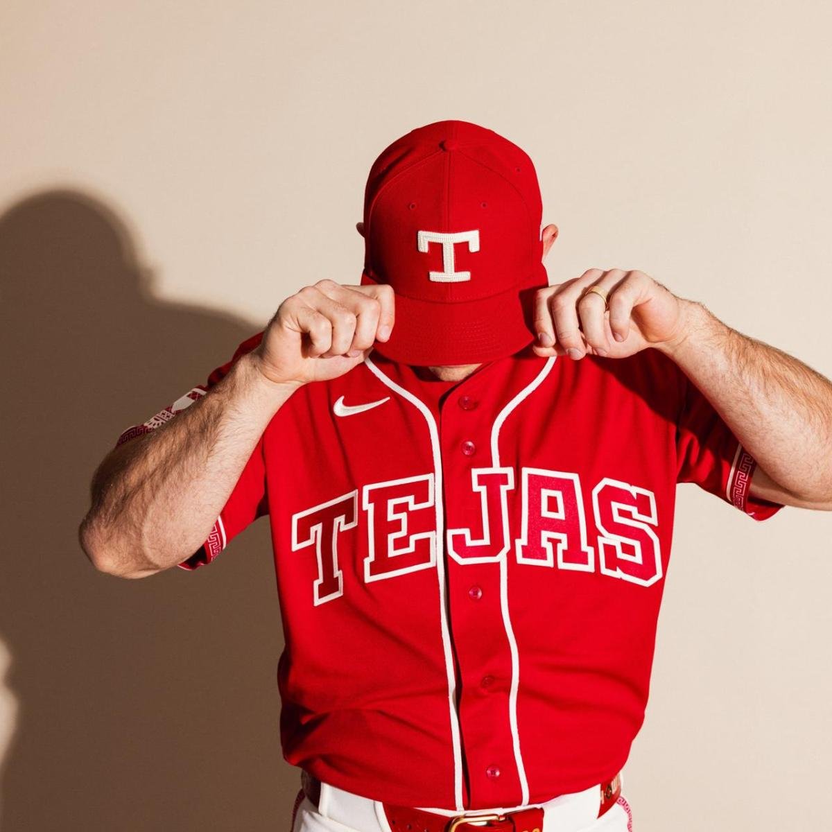 Texas Rangers 3930 Texas Rangers presenta uniforme alternativo en honor a México