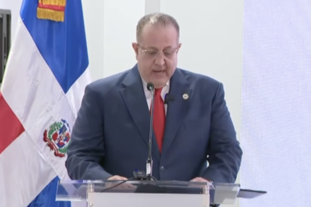 Gobierno dominicano redujo la deuda pública pese a crisis del petróleo