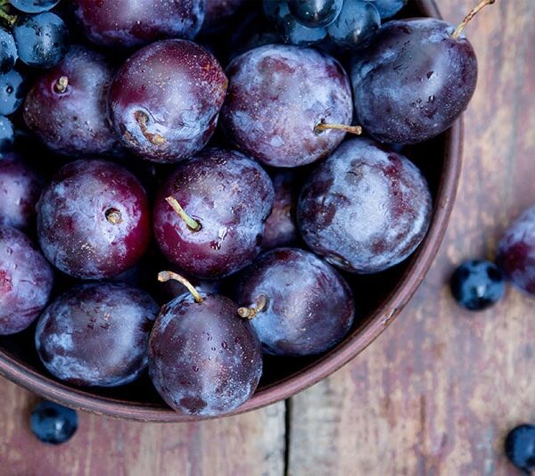 La uva, una de las frutas más antiguas cultivadas por la humanidad, destaca