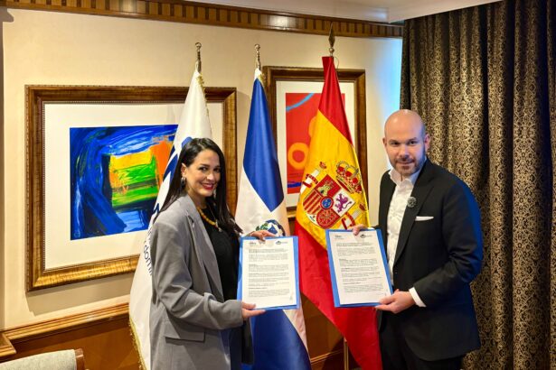 INDEX y WLO suscriben acuerdo para ampliar oportunidades de formación de dominicanos en el exterior