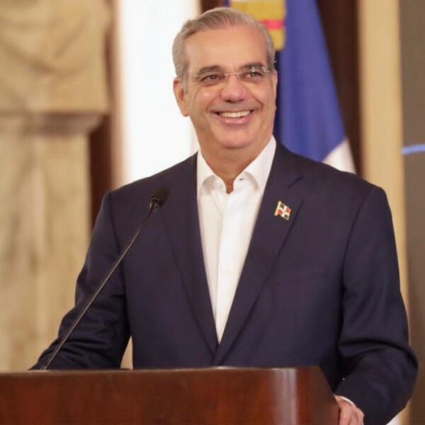 Presidente Abinader viaja a Colombia a toma de posesión de Abelardo de la Espriella