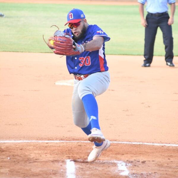 Jonni Suriel vuelve a hacer historia con segundo juego sin hits ni carreras