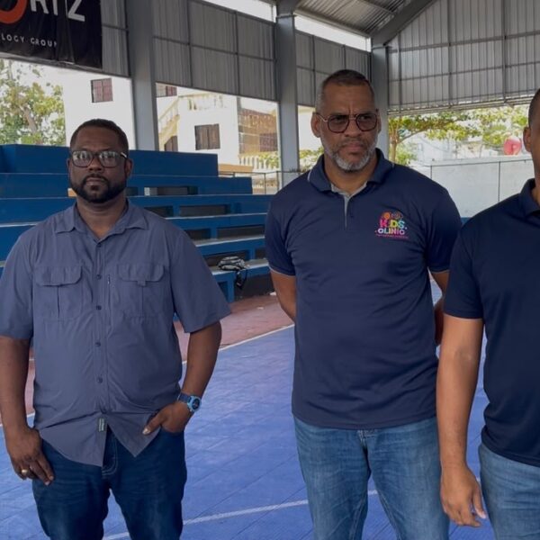 Comunitarios en Villa Carmen deploran incidente en que menor resultó herido durante torneo de baloncesto
