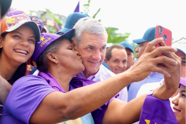 "Gonzalo Castillo vuelve a las calles". Inicia en Azua recorrido nacional