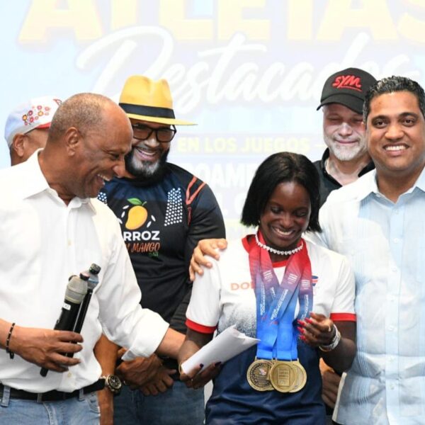 Presidente Abinader ordena entrega de un apartamento amueblado para a medallista Liranyi Alonso