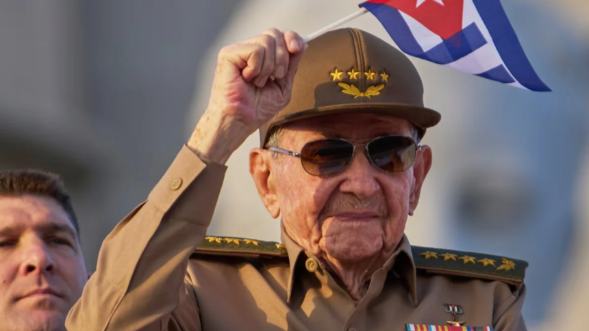 Firman orden de arresto en contra de Raul Castro