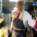 Donald Trump sirvió papas fritas en McDonald’s