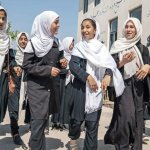 ONU Alarma: Restricciones a Mujeres Afganas Limitan Reconocimiento Internacional