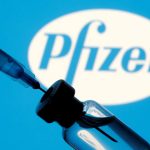 Pfizer enfrenta demanda en Kansas por supuesta publicidad engañosa sobre su vacuna covid-19